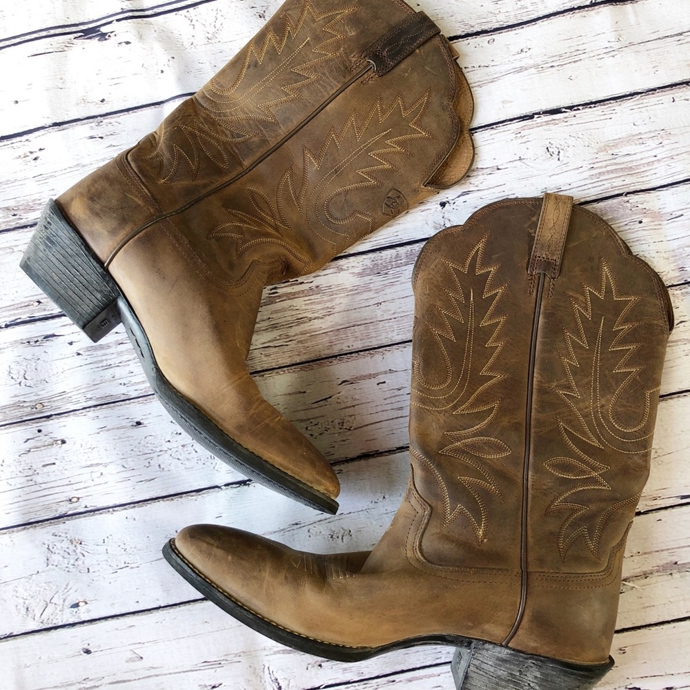 Ariat Brown Tan Cowboy Boots with Stitching